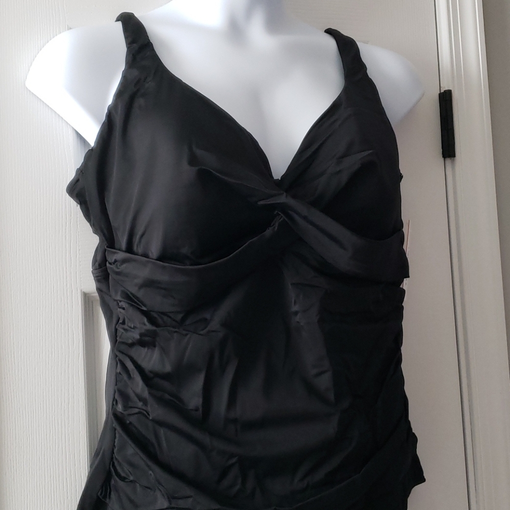 Twisted Front One Piece Swimsuit - Picture 3 of 7